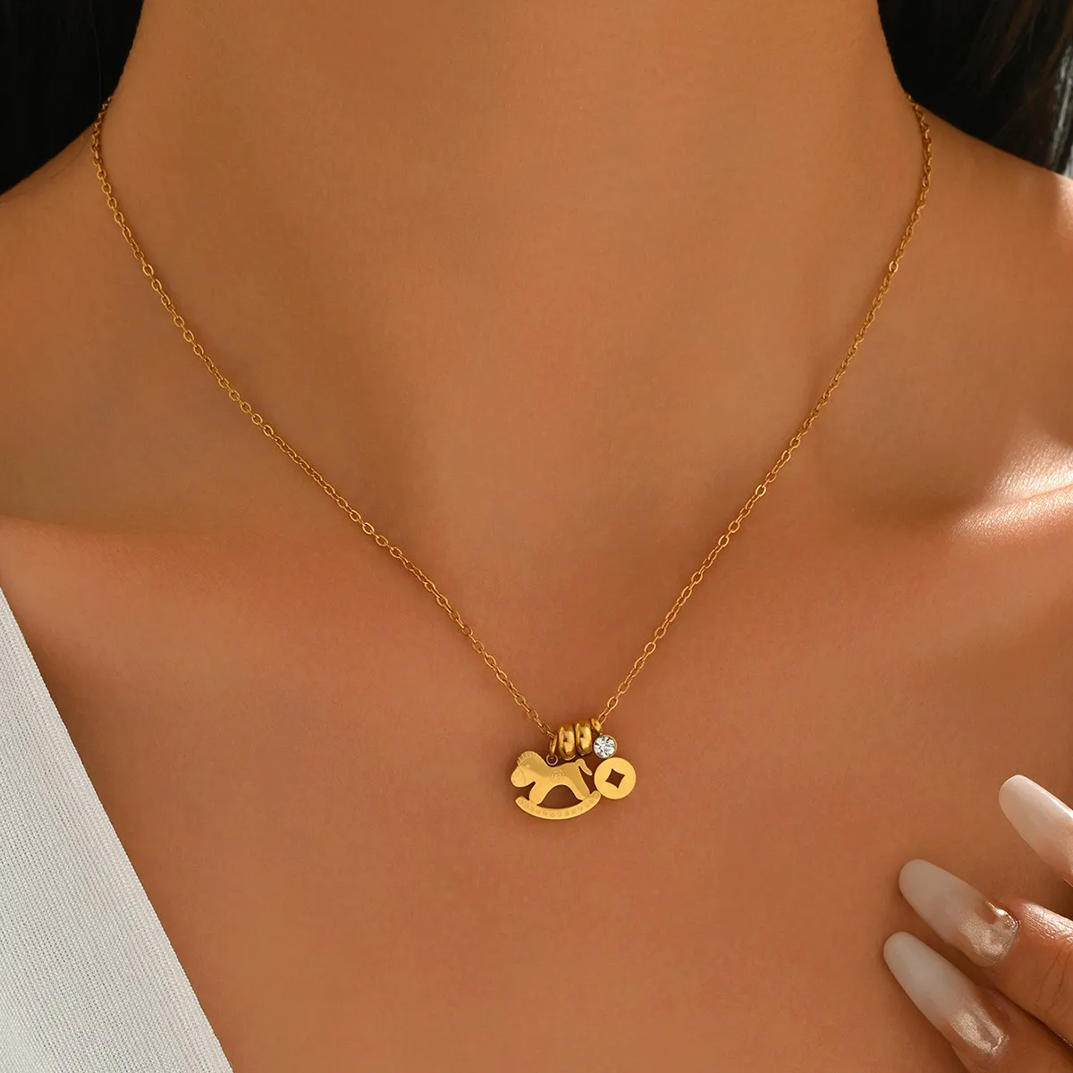 2026 Hot-Selling Horse Year Playful Wooden Horse Pendant with Diamonds and Copper Coins, Gold-Colored Collarbone Chain, New Year Versatile Necklace