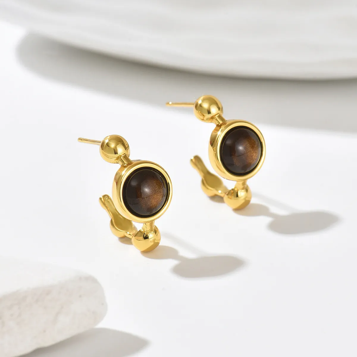 French retro Yadan style irregular coffee bean design earrings, fashionable and elegant, niche versatile high-end earrings for women