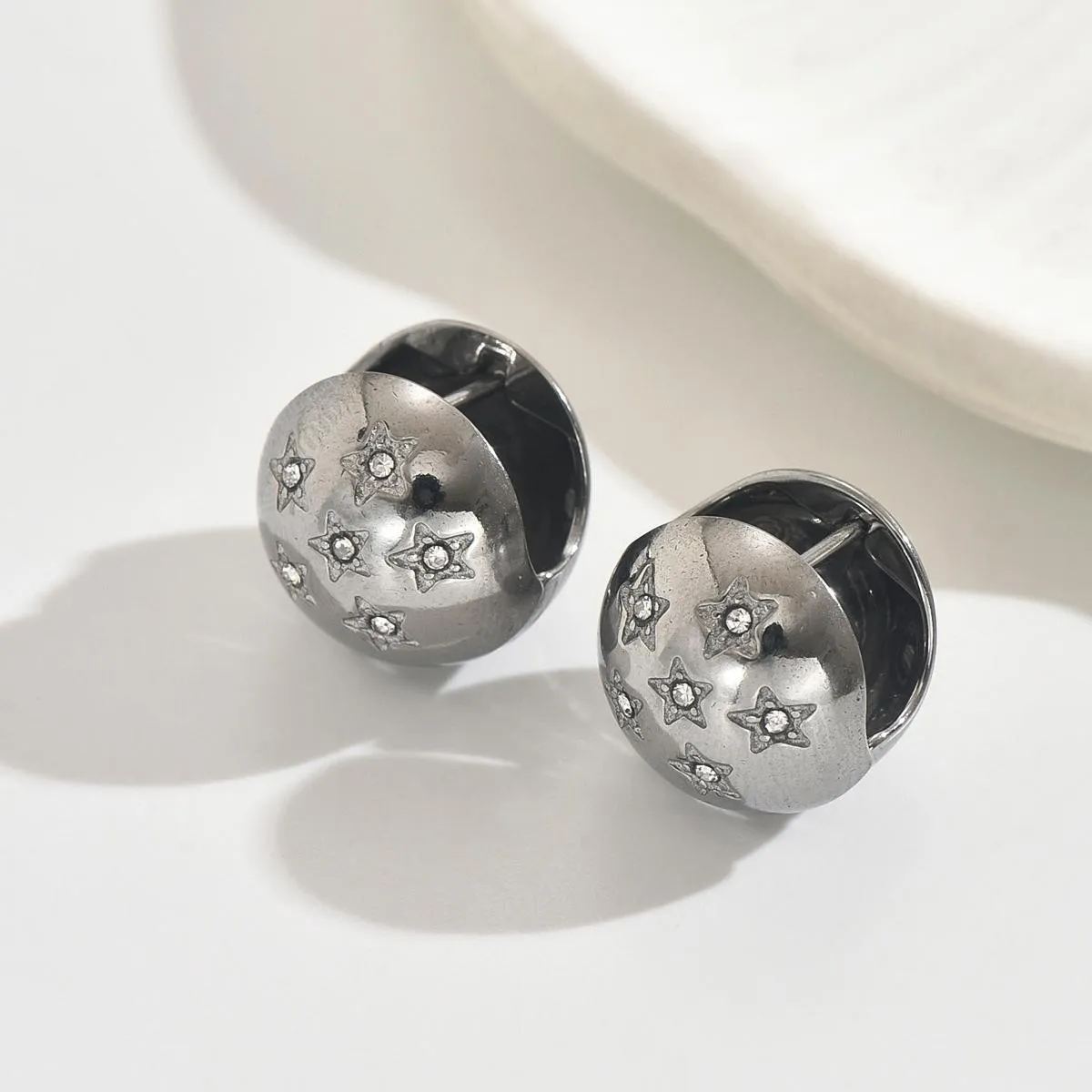 Cross-Border Two-Tone Daisy Inlaid Diamond Necklace main image