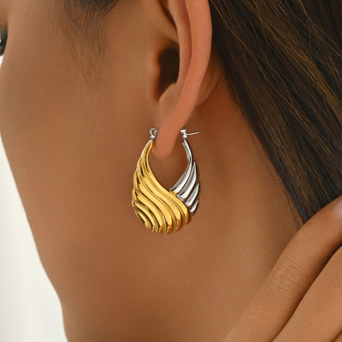 European and American stainless steel threaded crossbody bag earrings, stylish gold and silver color combination titanium steel earrings for women, high-end earrings for cross-border sales
