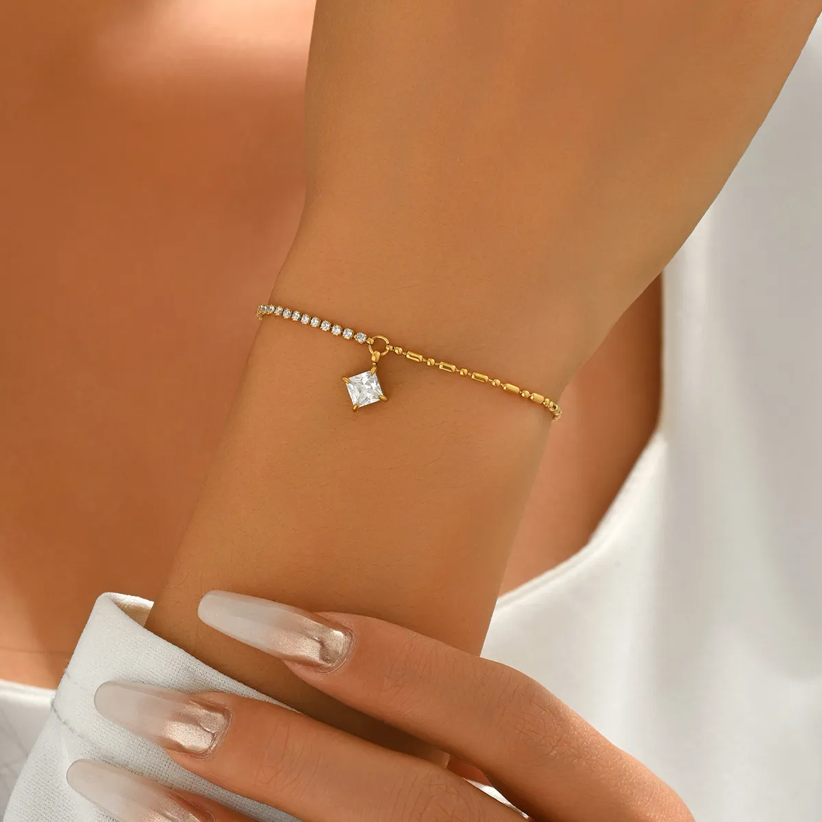 Cross-Border Two-Tone Daisy Inlaid Diamond Necklace main image