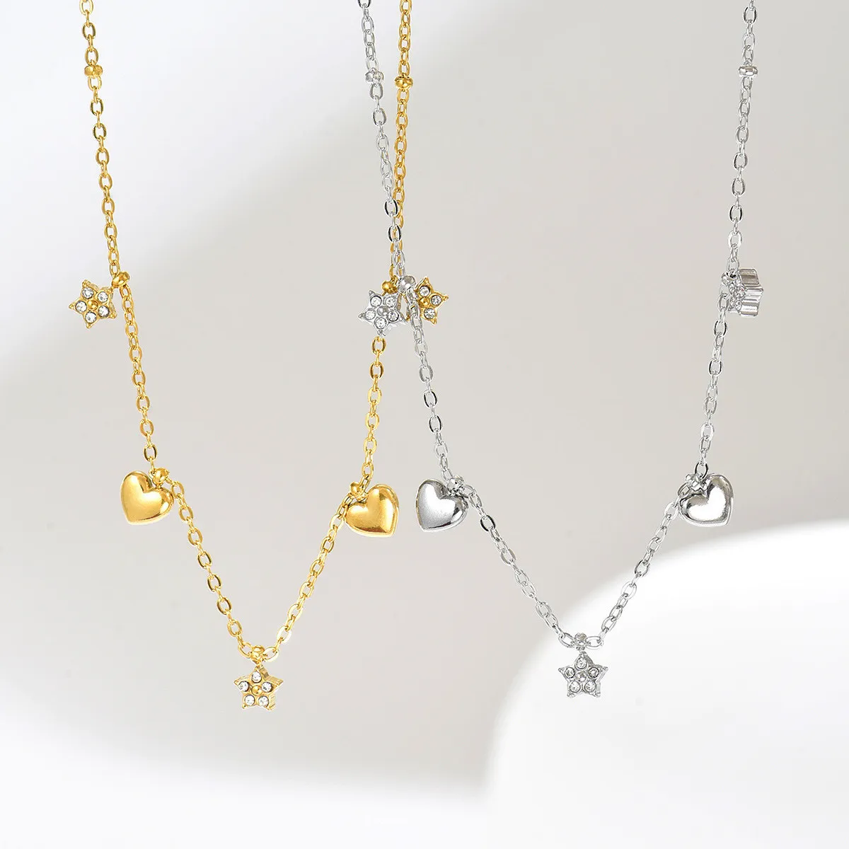 Fashionable Sweet Girl Style Heart-Shaped Star Zircon Necklace, Gold-Plated Pendant Clavicle Chain, Unique Design Layered Neck Accessory