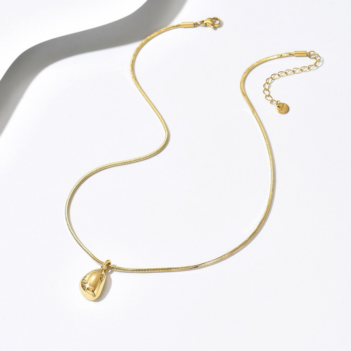 European and American niche high-end irregular geometric cone pendant necklace, trendy and versatile for everyday wear