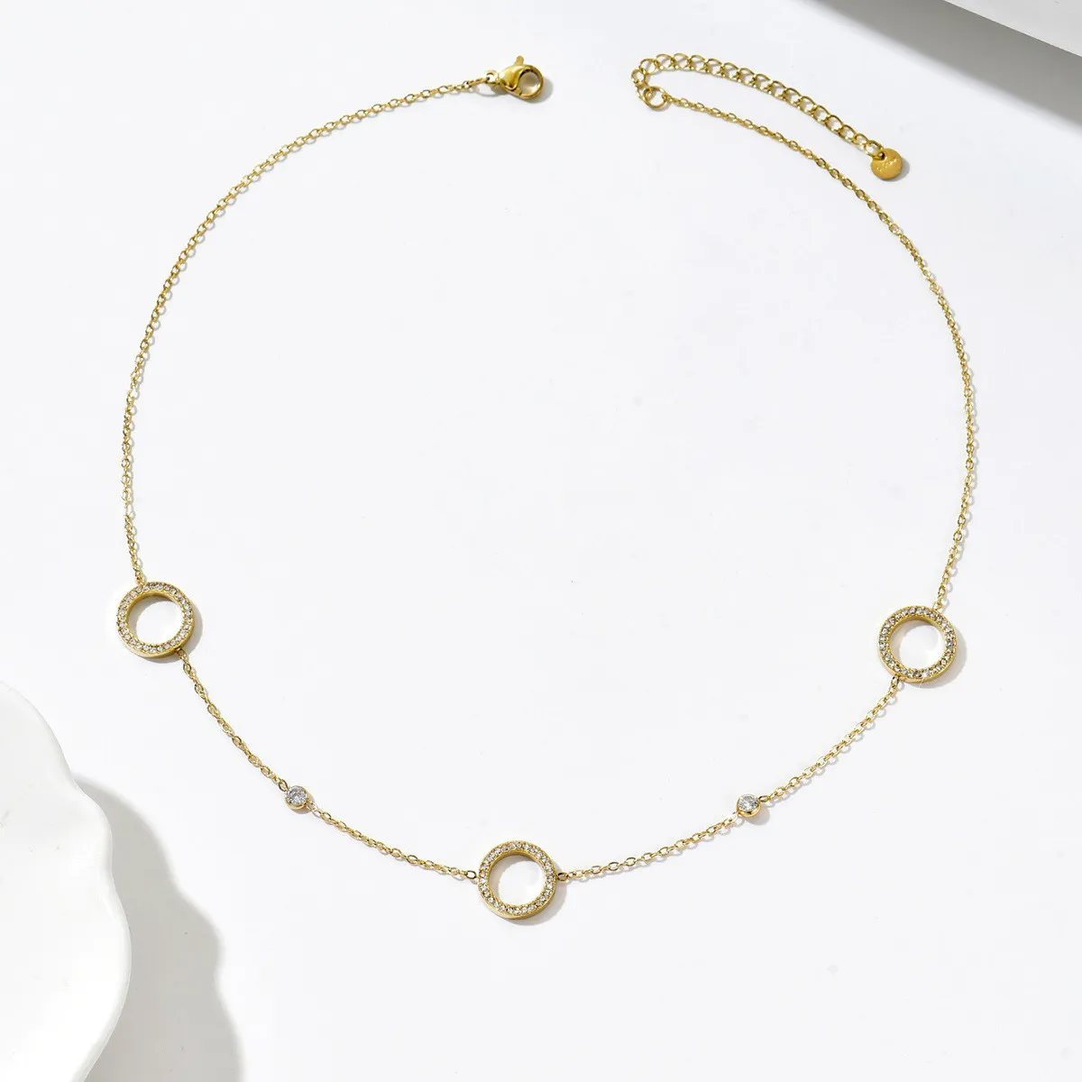 niche light luxury multi-element gold stainless steel clavicle chain with diamond-encrusted heart / four-leaf clover / circular ring
