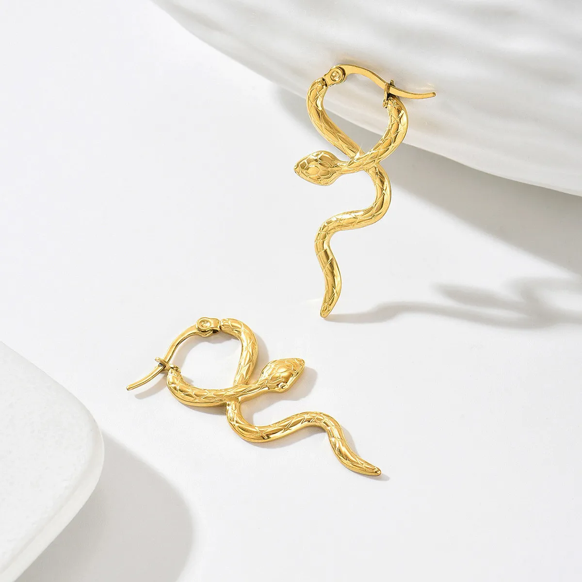 Cross-Border Two-Tone Daisy Inlaid Diamond Necklace main image