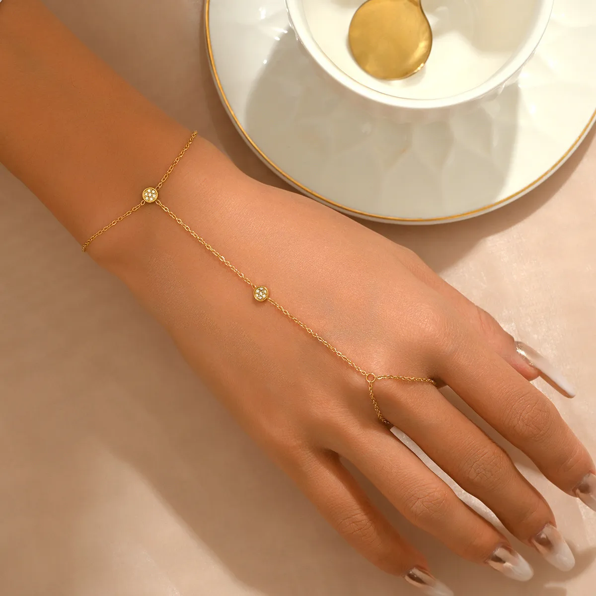 European and American cross-border design fashion inlaid jewelry finger chain integrated chain simple versatile zircon bracelet for women