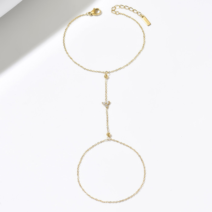 New European and American Amazon gold zircon clover finger chain, unique niche heart-shaped bracelet jewelry gift for girls
