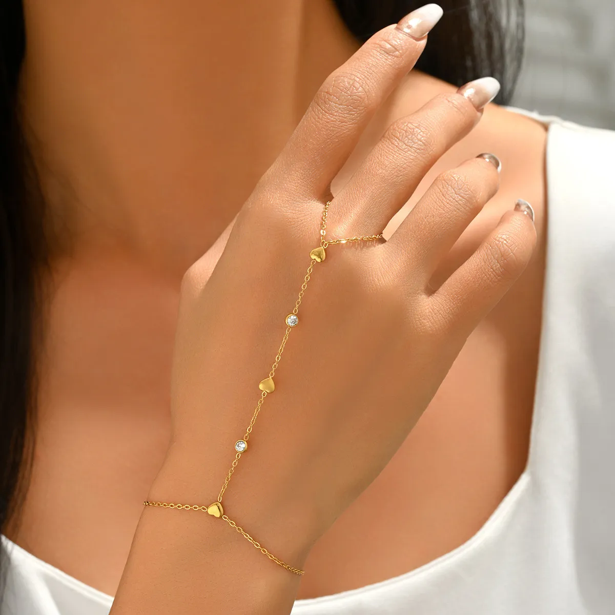 Amazon's new European and American finger chain, layered and stackable, fashionable and versatile, heart-shaped women's chain with diamond inlay jewelry
