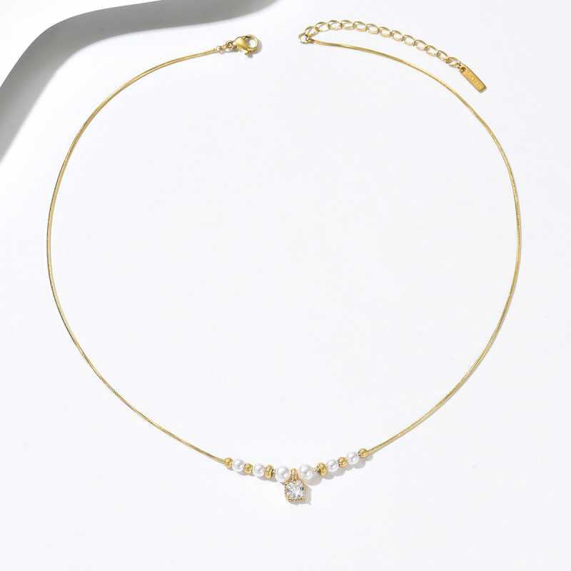 Fashionable European and American Commuting Versatile Pearl Square Diamond Titanium Steel Necklace, Niche Collarbone Chain, Daily Workplace Elegant Neck Accessory