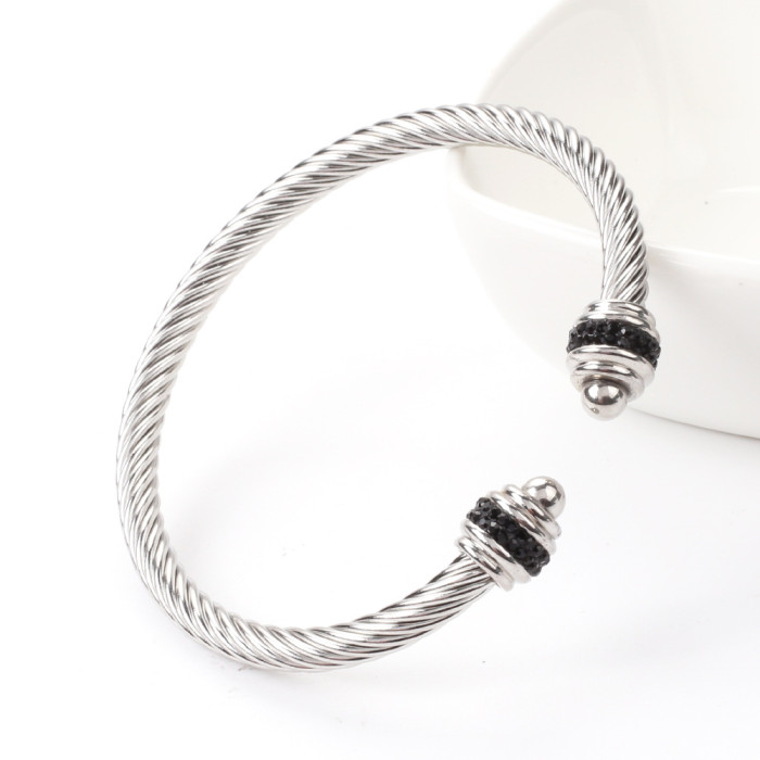 Non-fading twisted titanium steel bracelet for women with black beads and gold accents, stainless steel jewelry, high-quality cross-border wholesale in stock