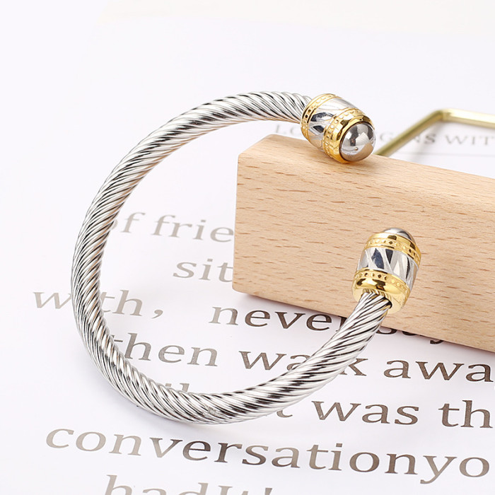 Men's European and American style diamond pattern twisted stainless steel bracelet with gold wire rope, adjustable size, in stock for wholesale
