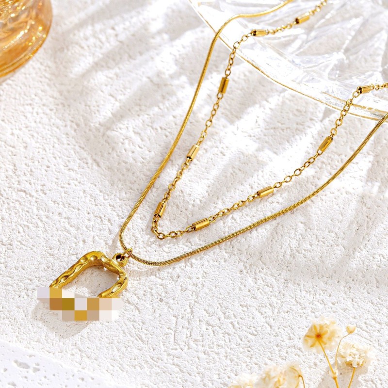 Double-layer titanium steel necklace for women, light luxury collarbone chain, stylish ins minimalist geometric square versatile wholesale