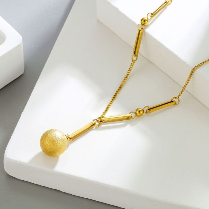 New titanium steel frosted small gold ball necklace for women, niche high-end clavicle chain, versatile and stylish choker