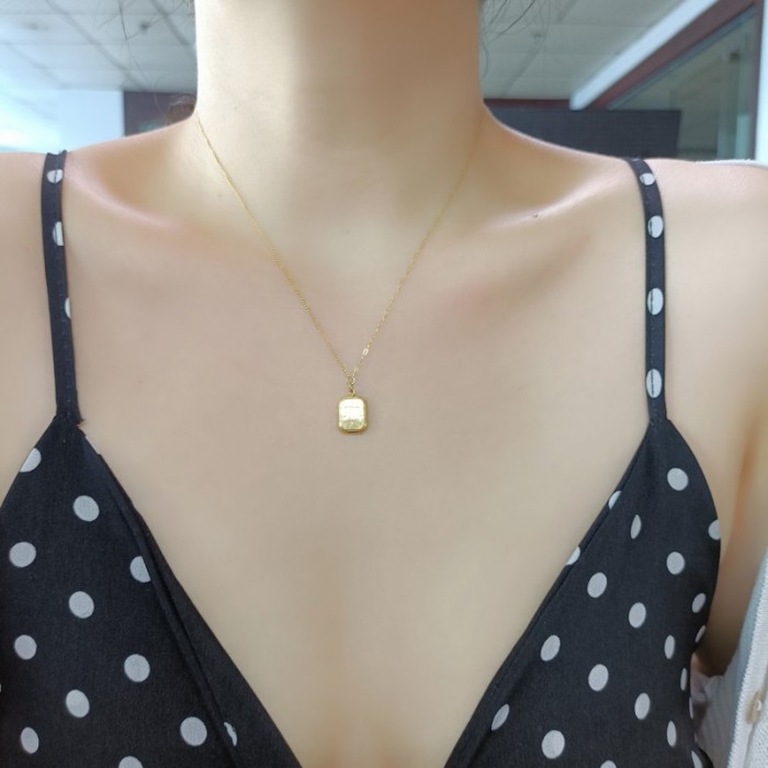 Shiny Sugar Cube Chocolate Necklace for Women, 18K Gold, Unique Design, Simple Chain, Versatile, Ins Hip-Hop Square Photo Frame Lock