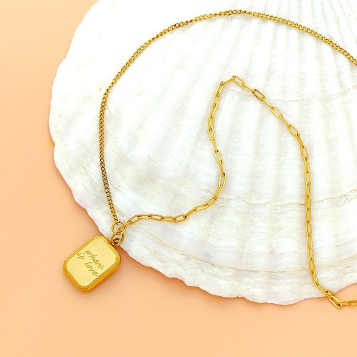 Shiny Sugar Cube Chocolate Necklace for Women, 18K Gold, Unique Design, Simple Chain, Versatile, Ins Hip-Hop Square Photo Frame Lock