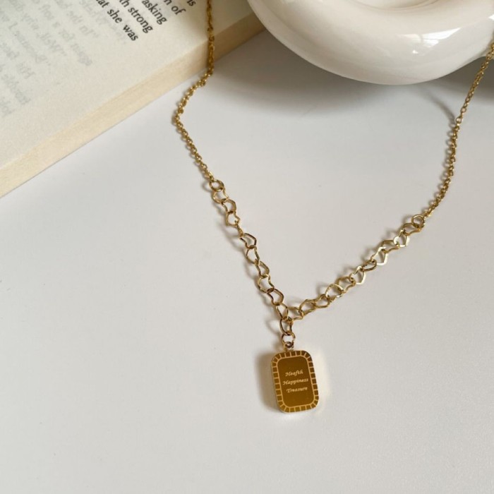 Non-fading titanium steel simple letter pendant necklace for women, collarbone chain, heart chain, elegant and minimalist style, trendy internet celebrity accessory