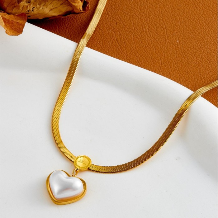 European and American cross-border high-end pearl heart titanium steel necklace for women, non-fading, simple and minimalist style collarbone chain, wholesale