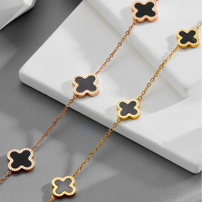 New Titanium Steel Four-leaf Clover Necklace for Female Students, Fashionable and Versatile, High-end Four-leaf Clove...