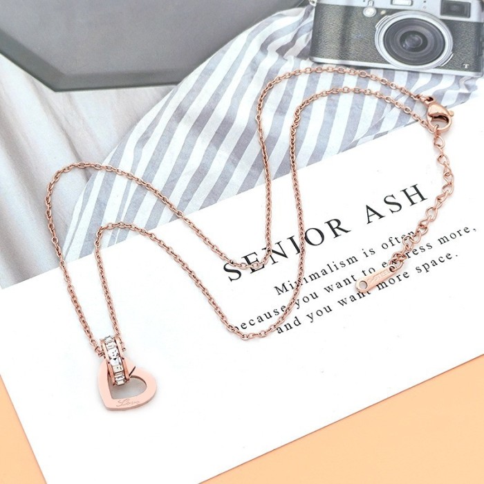 Korean-style fashionable titanium steel necklace for men and women, rose gold and colored gold student collarbone chain, short chain jewelry gift trendy