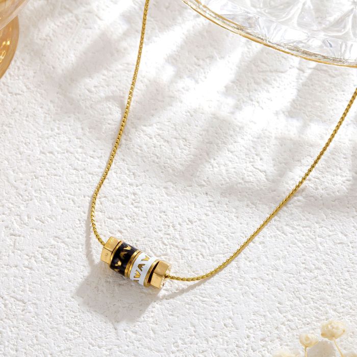 Fashionable and elegant titanium steel black and white oil-drip small waist necklace for women, light luxury niche design with fortune beads, Valentine's Day gift