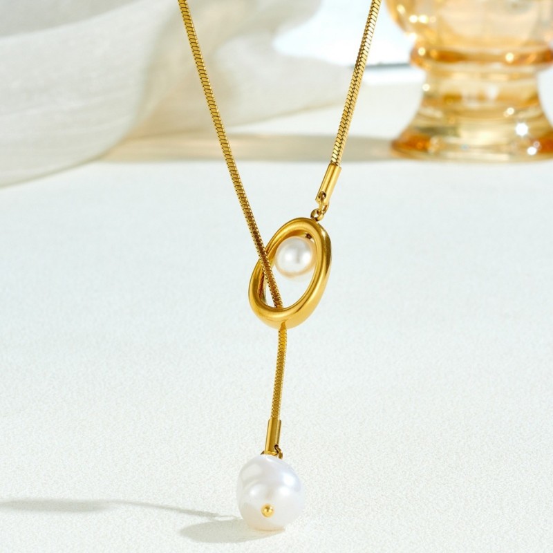European and American cross-border fashion ins baroque faux pearl necklace titanium steel necklace with a sense of design, light luxury jewelry wholesale
