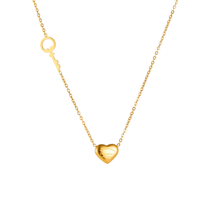 2024 New Fashion Versatile Heart Key 18K Gold Plated Non-Fading Titanium Steel Necklace, Light Luxury and Unique Style