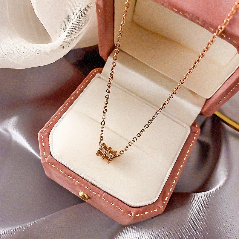 Titanium steel bracelet with a slim waist design, simple and unique style, personalized fashion necklace for female friends, trendy jewelry for students