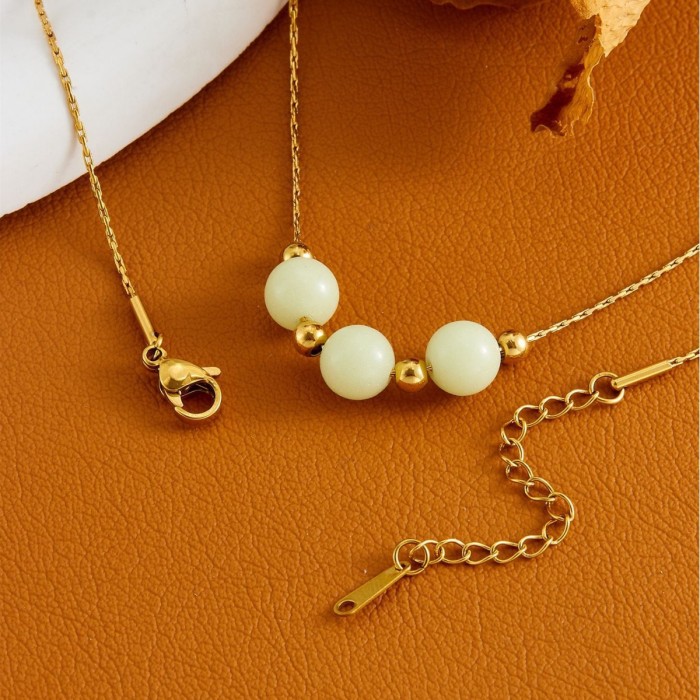 Vintage Elegant Hetian Jade Niche Design Titanium Steel Necklace for Women, Fashionable and Minimalist Choker Jewelry