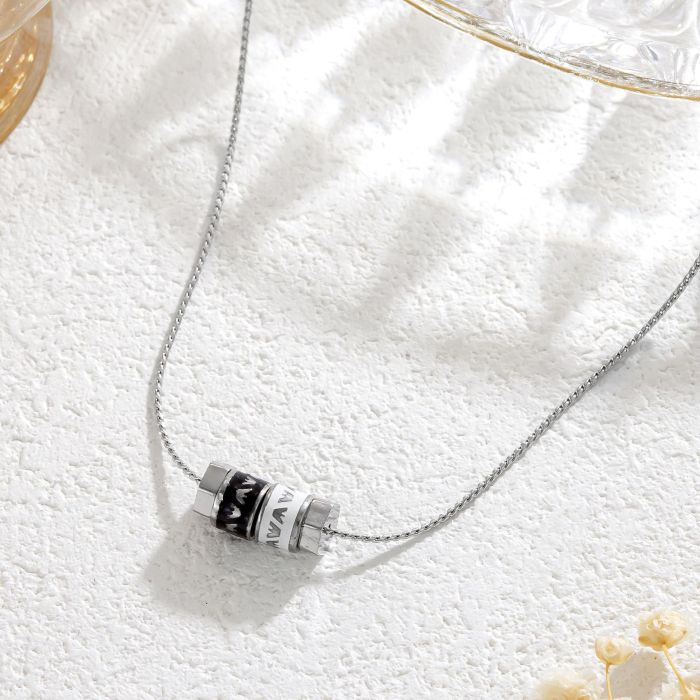 Fashionable and elegant titanium steel black and white oil-drip small waist necklace for women, light luxury niche design with fortune beads, Valentine's Day gift