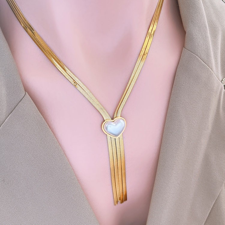 European and American niche design tassel necklace, 2023 new trendy women's autumn and winter live stream personalized pearl collarbone chain