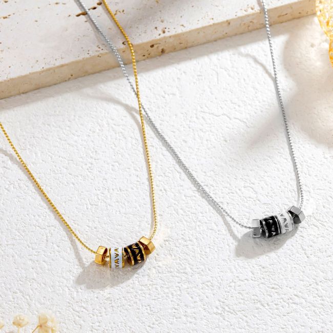 Fashionable and elegant titanium steel black and white oil-drip small waist necklace for women, light luxury niche design with fortune beads, Valentine's Day gift