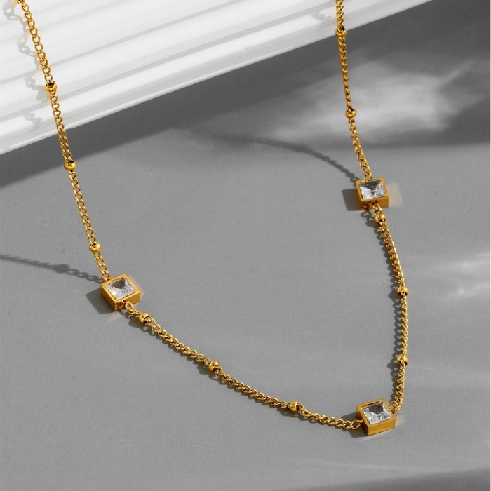 European and American ins emerald necklace, niche light luxury fashion versatile collarbone chain, square zircon titanium steel necklace for women