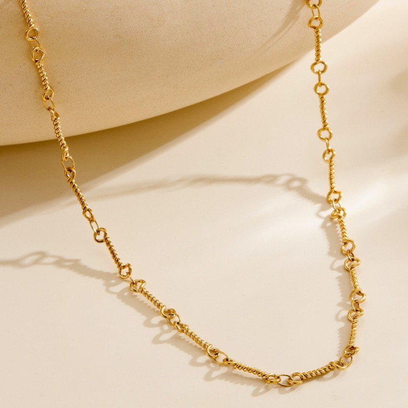 Fashion Accessories: Gold-plated women's stainless steel double-ring clasp necklace with a simple and sophisticated feel, niche design