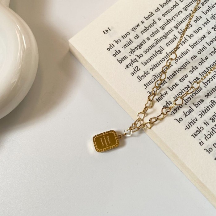 Non-fading titanium steel simple letter pendant necklace for women, collarbone chain, heart chain, elegant and minimalist style, trendy internet celebrity accessory