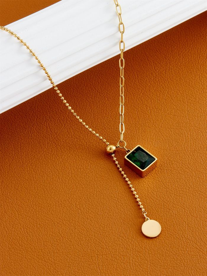 Gold-colored light luxury niche design high-end titanium steel non-fading necklace for women, collarbone chain, new trendy internet celebrity style