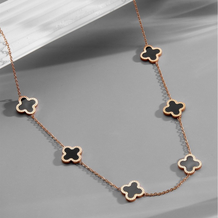 New Titanium Steel Four-leaf Clover Necklace for Female Students, Fashionable and Versatile, High-end Four-leaf Clove...