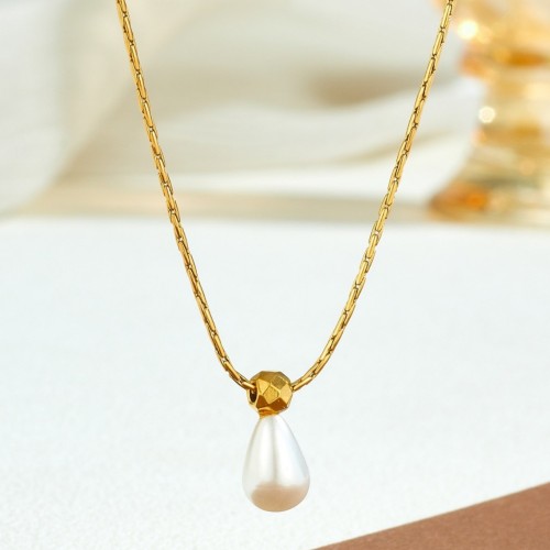 Light luxury and high-end pearl collarbone chain, niche minimalist stainless steel titanium steel water drop shell bead pendant necklace wholesale