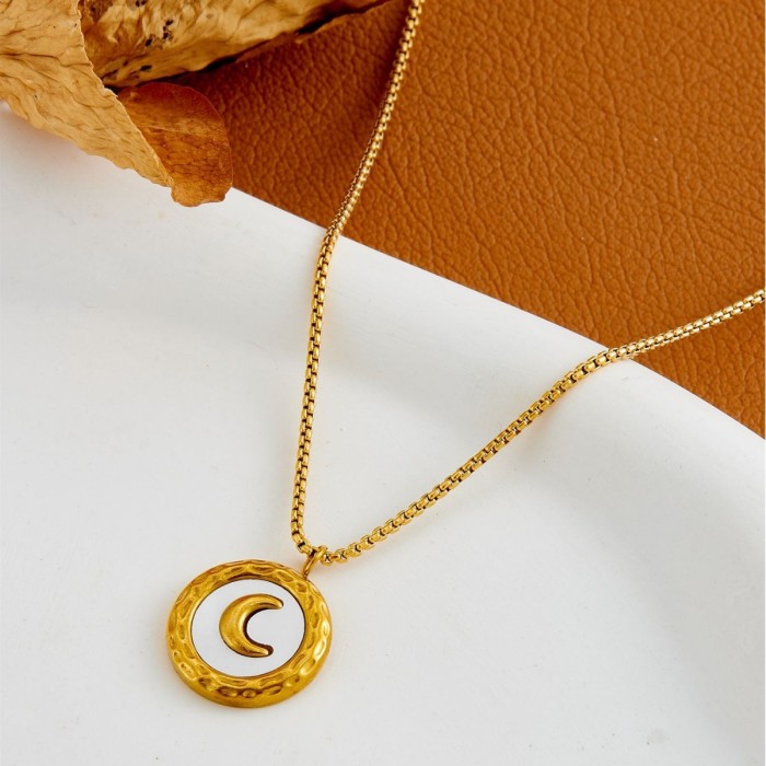 New European and American style niche white shell moon gold pendant collarbone chain versatile and elegant necklace