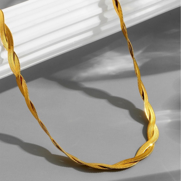 New European and American ins-style titanium steel necklace, 18K gold double-layer Cuban chain, flat snake chain, stainless steel jewelry necklace for women