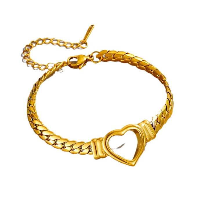 Jianxi Light Luxury Personalized Hollow Heart Necklace for Women, Fashionable Trendy Stainless Steel Clavicle Chain, New Hip-Hop Whip Chain