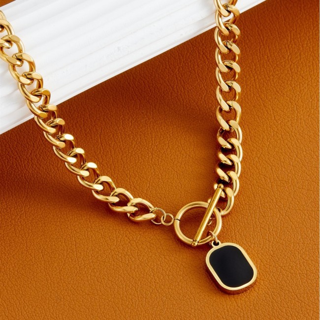 European and American niche design high-end spliced chain imitation white mother-of-pearl pendant necklace for women, minimalist style OT clasp pearl necklace