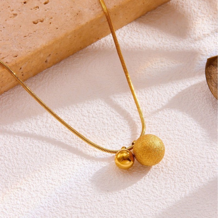 New simple frosted ball small gold ball titanium steel necklace for women, unique design clavicle chain, non-fading trendy accessory