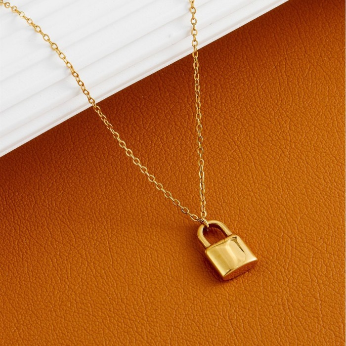 Cross-border accessories stainless steel lock pendant women's personalized hip-hop European and American necklace titanium steel sweater chain NC-581