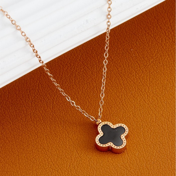 Fashionable black and red four-leaf clover necklace for women, trendy and simple, stylish and versatile collarbone chain, new model for 2024