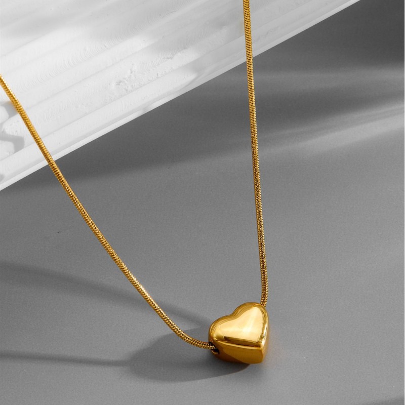 Titanium steel necklace with a light and luxurious feel, plated with real gold, exquisite and non-fading, versatile and fashionable, popular online trend clavicle chain for women, factory direct