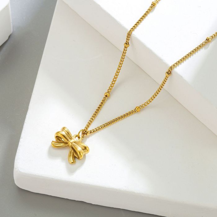 French retro minimalist  fugitive princess  bowknot necklace, titanium steel, non-fading, light luxury collarbone chain