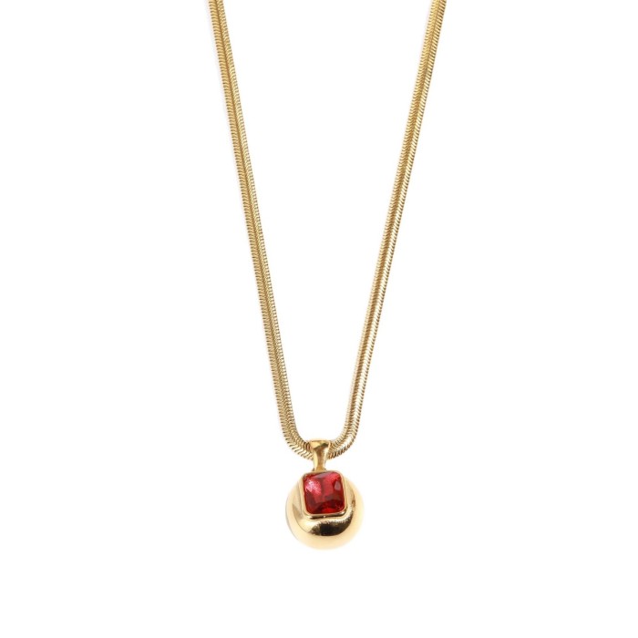 European and American fashion retro spherical pendant necklace, titanium steel color-retaining women's chain, popular online neck chain