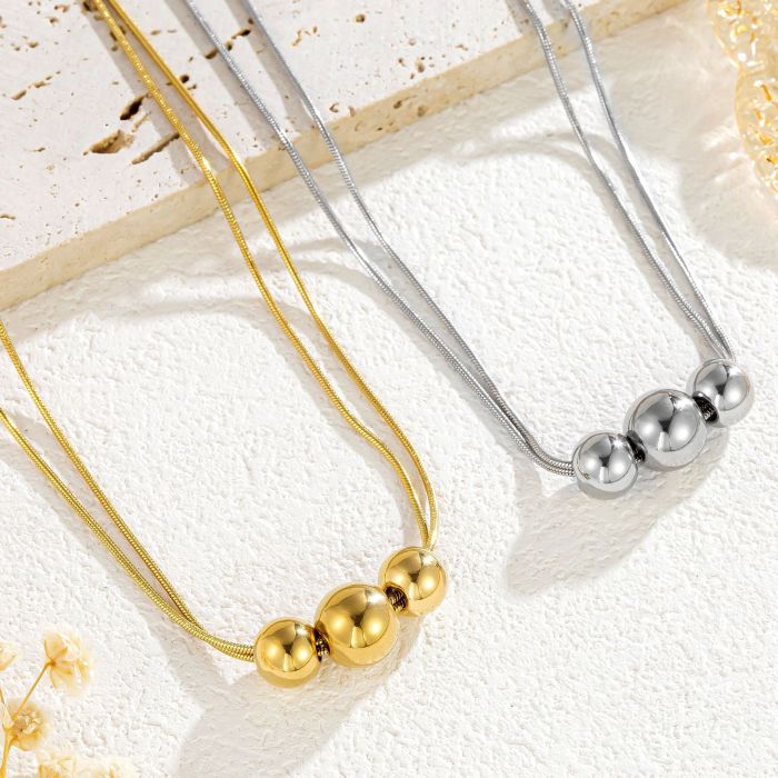 Double-layer titanium steel necklace, French-style choker, snake bone chain, metal ball clavicle chain, simple and high-end design, niche and versatile