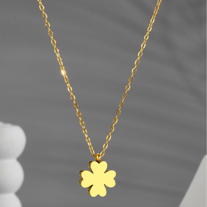 Four-leaf clover titanium steel necklace for women, new simple and light luxury niche design with a high-end feel, summer clavicle chain accessory
