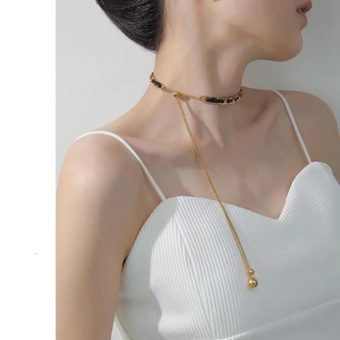 Light luxury niche personalized long-tail pendant collarbone chain, fashionable nightclub queen neck chain, PU leather necklace wholesale